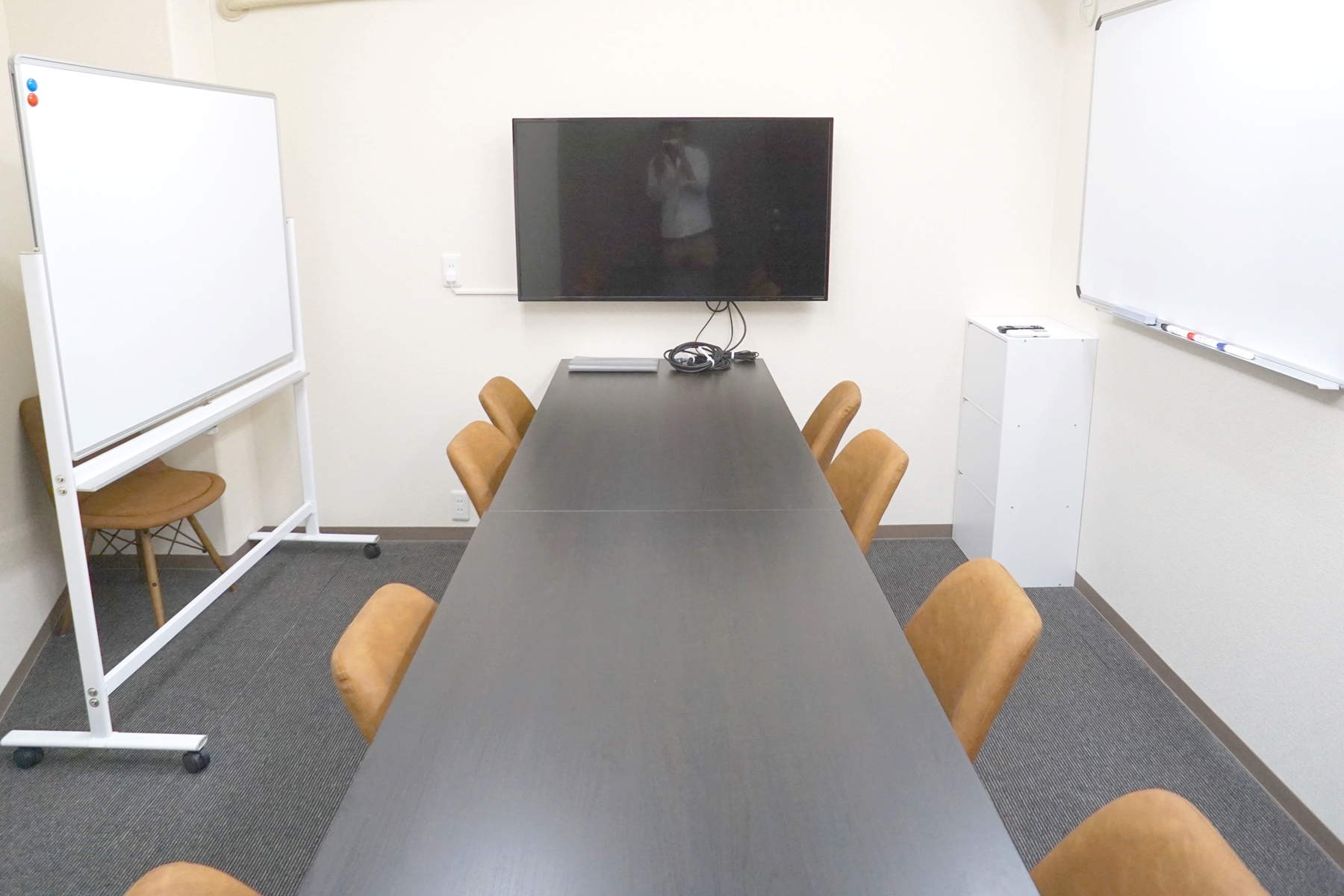 名駅セミナーオフィス　会議室ルームD、E、F