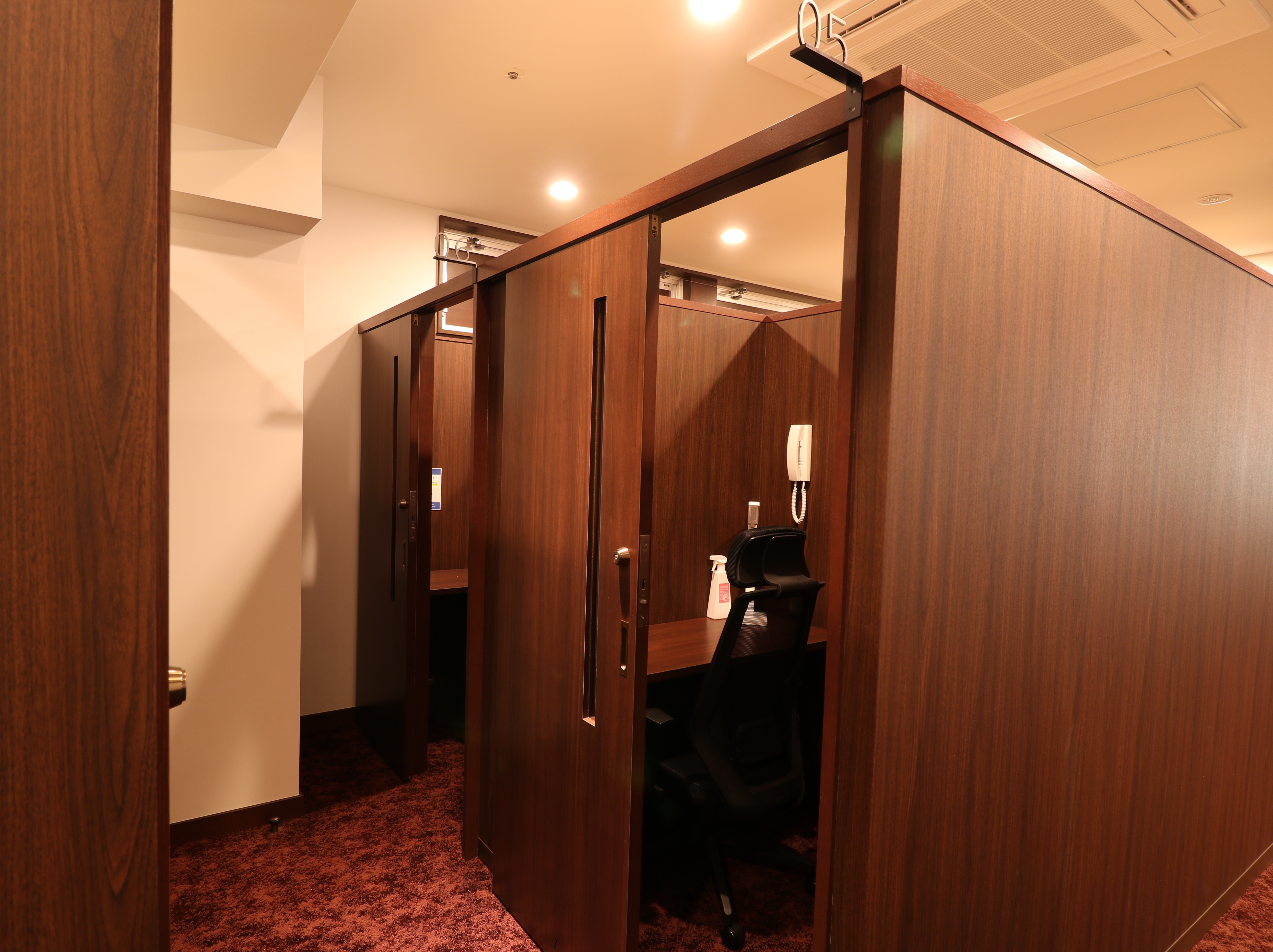 喫茶室ルノアール 新横浜駅前店 『貸会議室マイ・スペース』(「個人空間マイ・ブース」併設 )